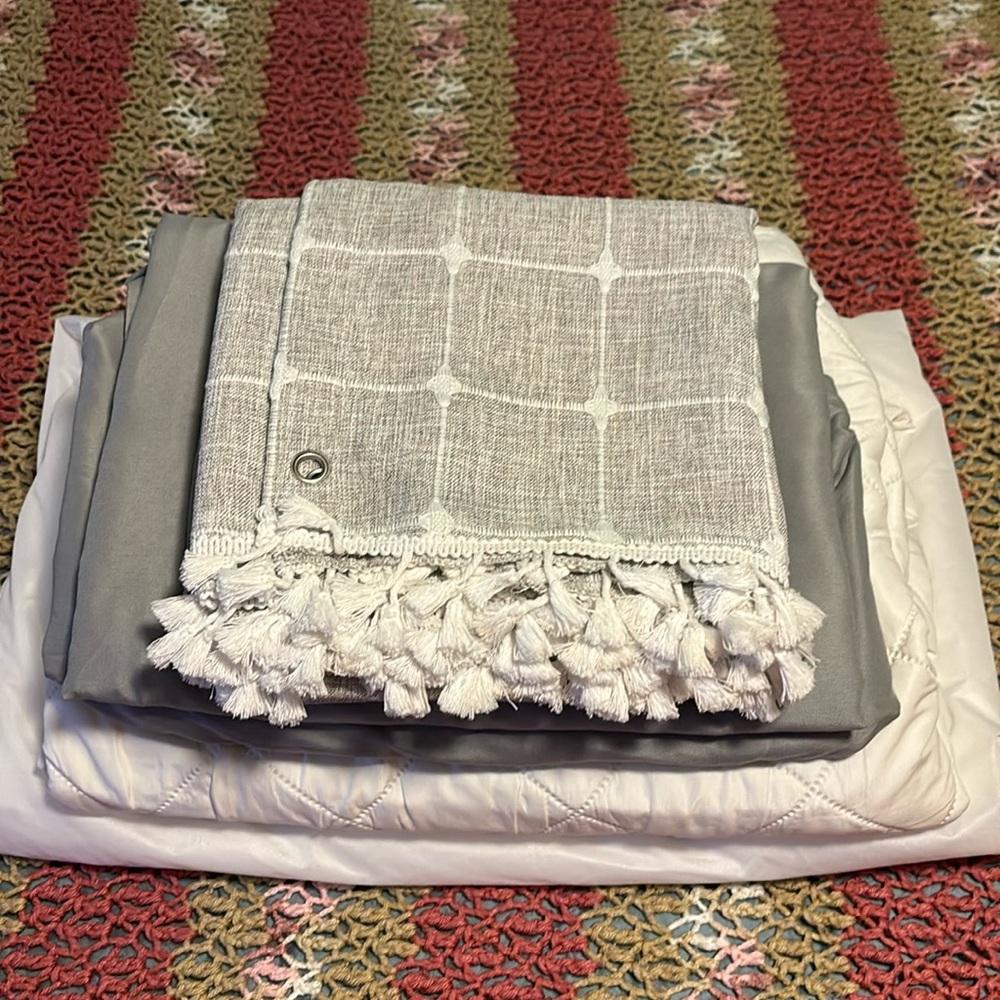 Twin XL Bedding Set